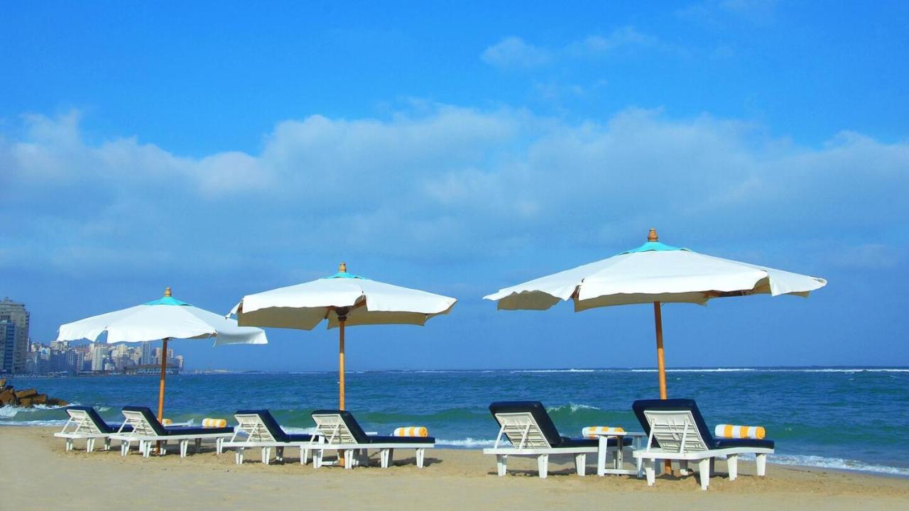 알렉산드리아 Sea & Garden View At Al-Muntazh Towers - إطلاله علي البحر و حدائق قصر المنتزه 아파트 외부 사진
